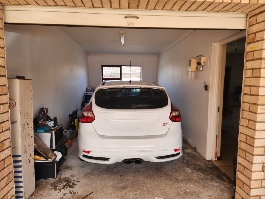 2 Bedroom Property for Sale in Summerstrand Eastern Cape